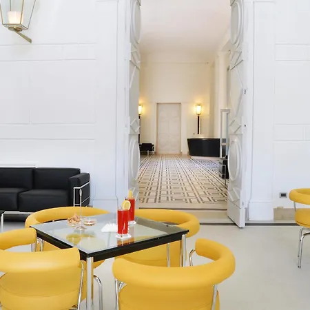 Palazzo Esedra 4* Napoli