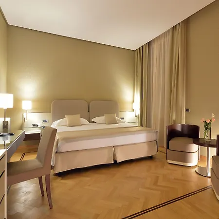 Palazzo Esedra Hotel Nápoles