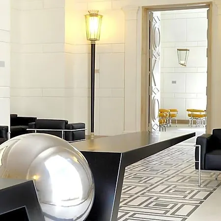 Ξενοδοχείο Palazzo Esedra 4*