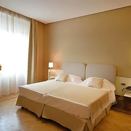 Palazzo Esedra Ξενοδοχείο Νάπολη