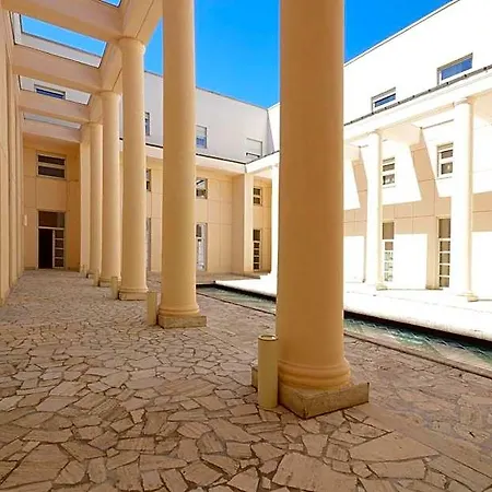 Palazzo Esedra 4* Νάπολη