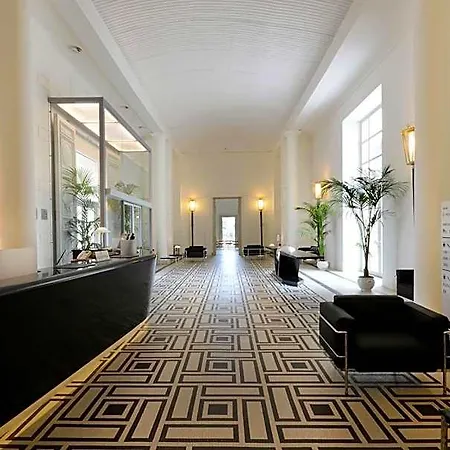 Palazzo Esedra 4* Νάπολη