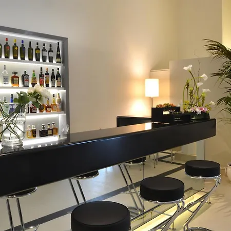 Palazzo Esedra 4* Nápoles