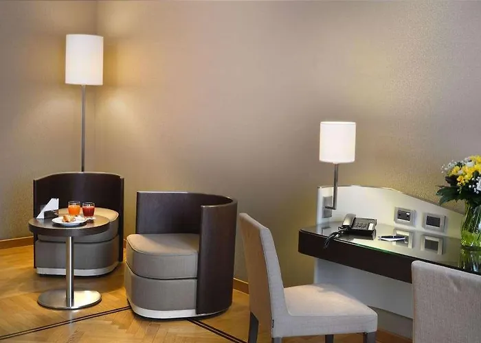 Palazzo Esedra Отель Неаполь