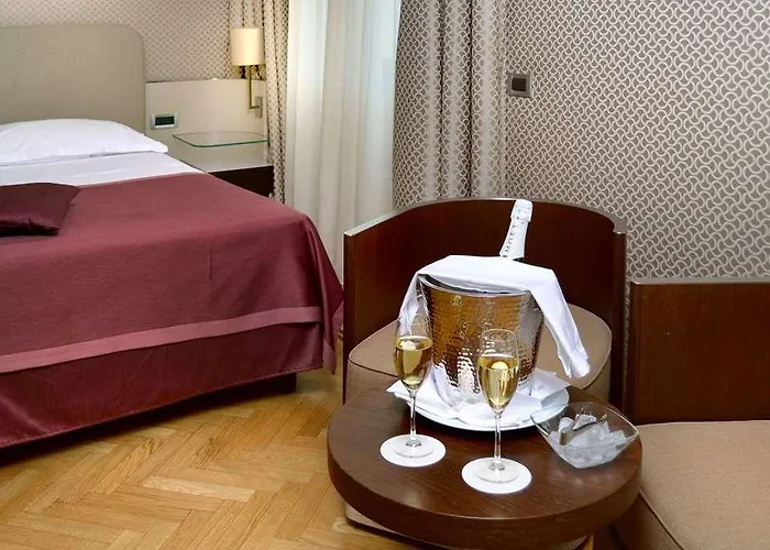 Palazzo Esedra Отель