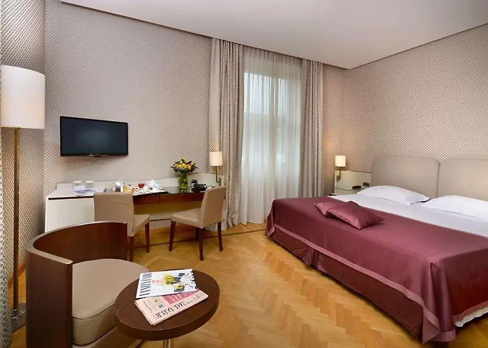 Palazzo Esedra Отель