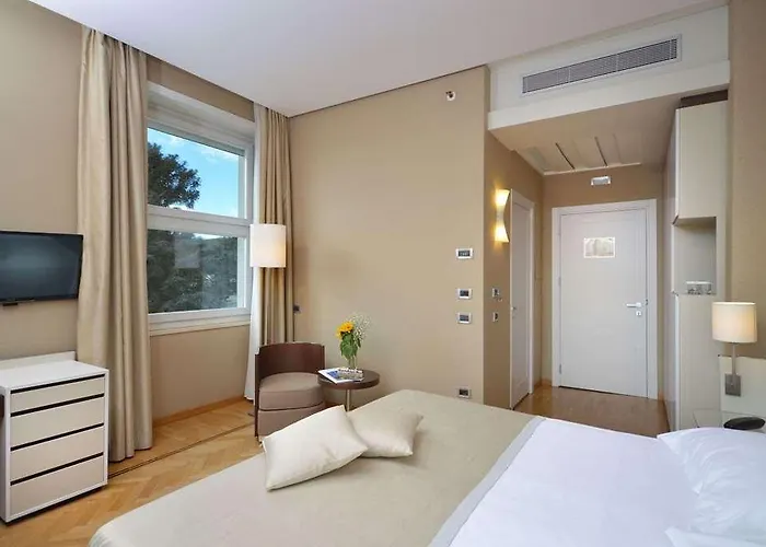 Palazzo Esedra Отель 4*