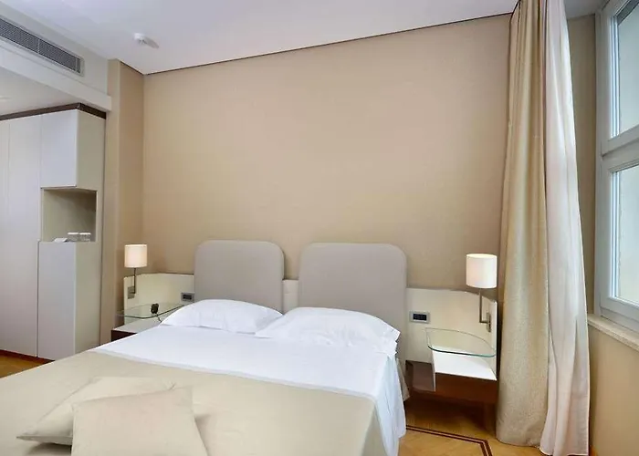 Palazzo Esedra Отель