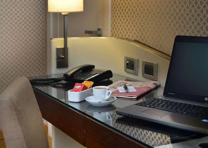 Отель Palazzo Esedra Неаполь