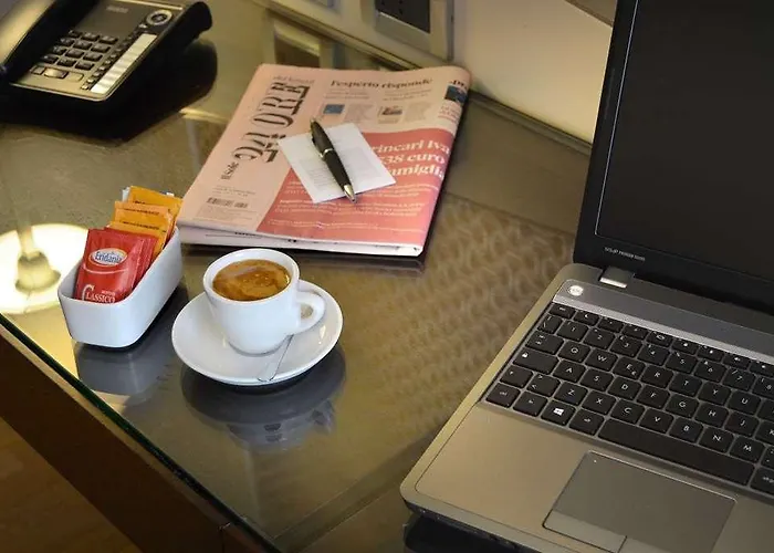 Palazzo Esedra Отель Неаполь