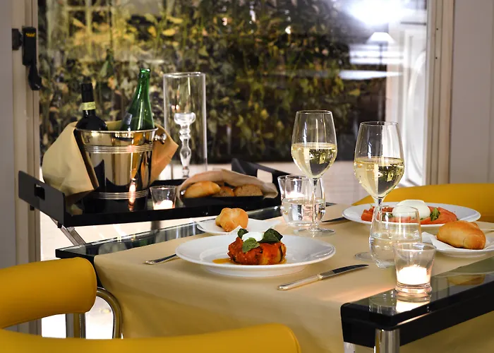 Palazzo Esedra 4* Неаполь