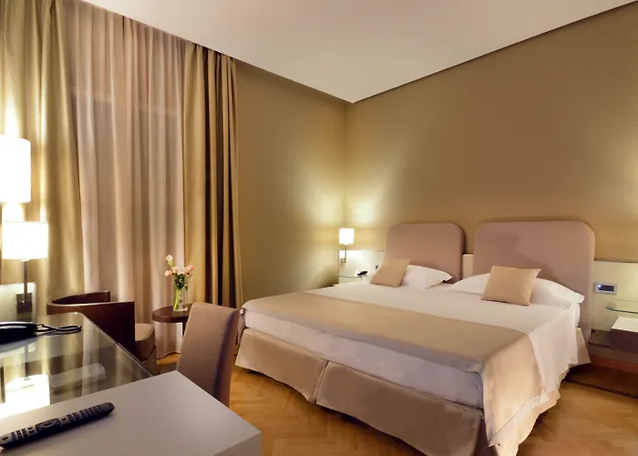 Palazzo Esedra Неаполь