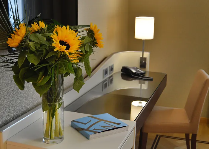 Palazzo Esedra Отель Неаполь