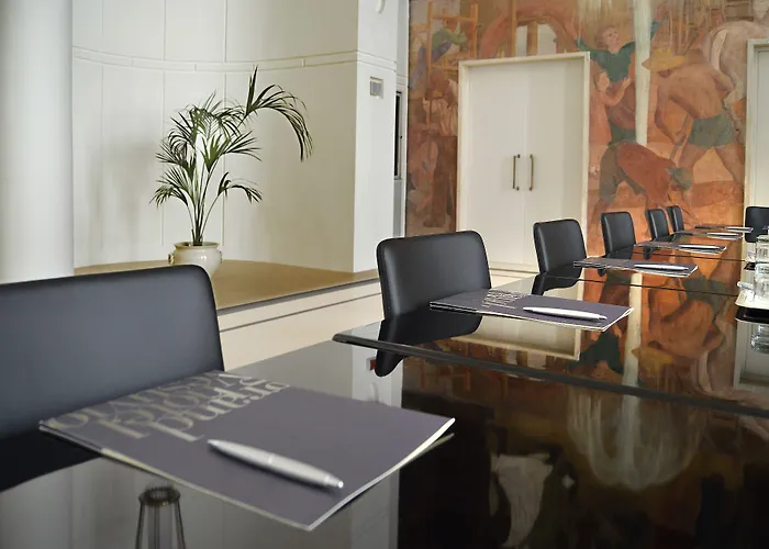 Отель Palazzo Esedra Неаполь