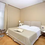 Palazzo Esedra 4* Νάπολη