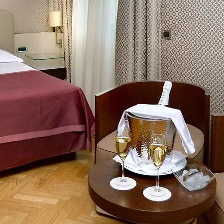 Palazzo Esedra Hotell