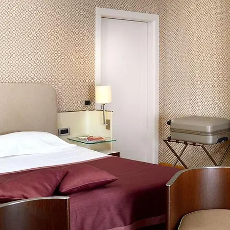 Palazzo Esedra Hotell 4*