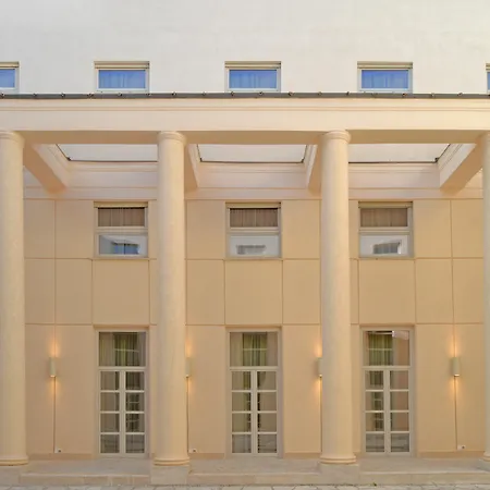 Palazzo Esedra Hotel