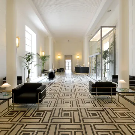 Palazzo Esedra Napels