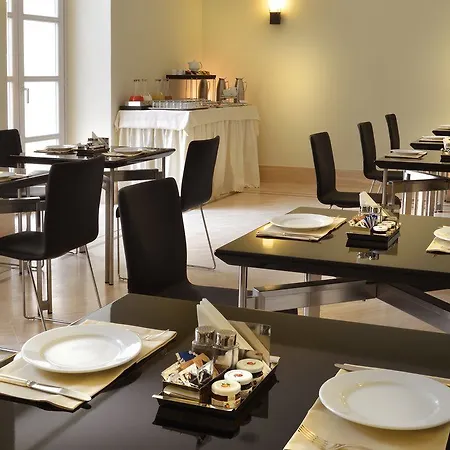 Palazzo Esedra Hotell 4*