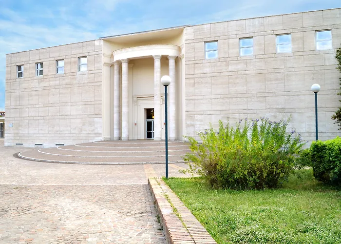 Palazzo Esedra 4* Nápoles